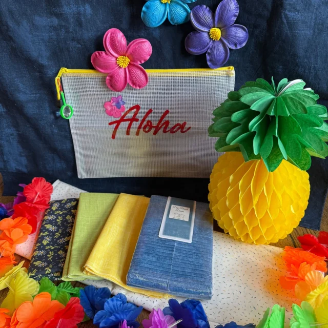 👀 Just look at these Aloha Mystery kits!
Gorgeous, color-rich 2½” strips—ready to whisk you away on a stitching adventure. 🌺🌊
.
🌴 Your $50 buy-in gets you into the fun—use it on a kit or shop your way in.
.
🛍️ Find out more at https://tinasfabricnook.com/mysteryfive-0/
.
📞 970-887-2005
.
#Mystery50 #M50Aloha #M50FabricNook #QuiltMystery #QuiltyFun #StripQuilt