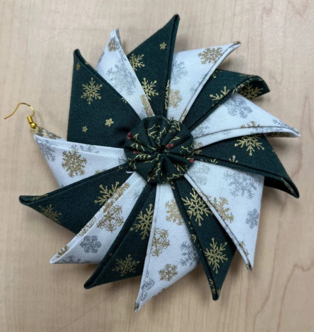 🍁 When It Gets Dark at 5, We Sew — November at The Fabric Nook

The newsletter has dropped! If you'd like a copy delivered to your mailbox sign up on our homepage at the link in bio.